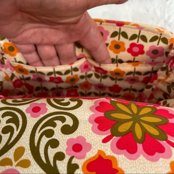 Vera Bradley Red Floral Messenger Style Crossbody GUC - Picture 7 of 12